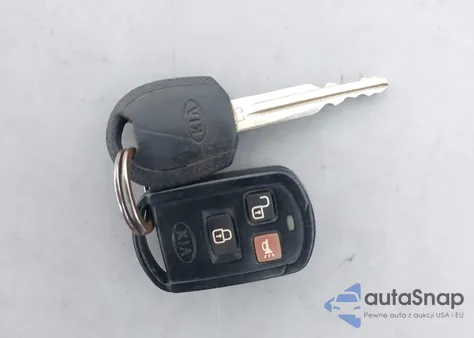 2006 Kia Spectra5 z USA, uszkodzony, nr VIN KNAFE162265288140